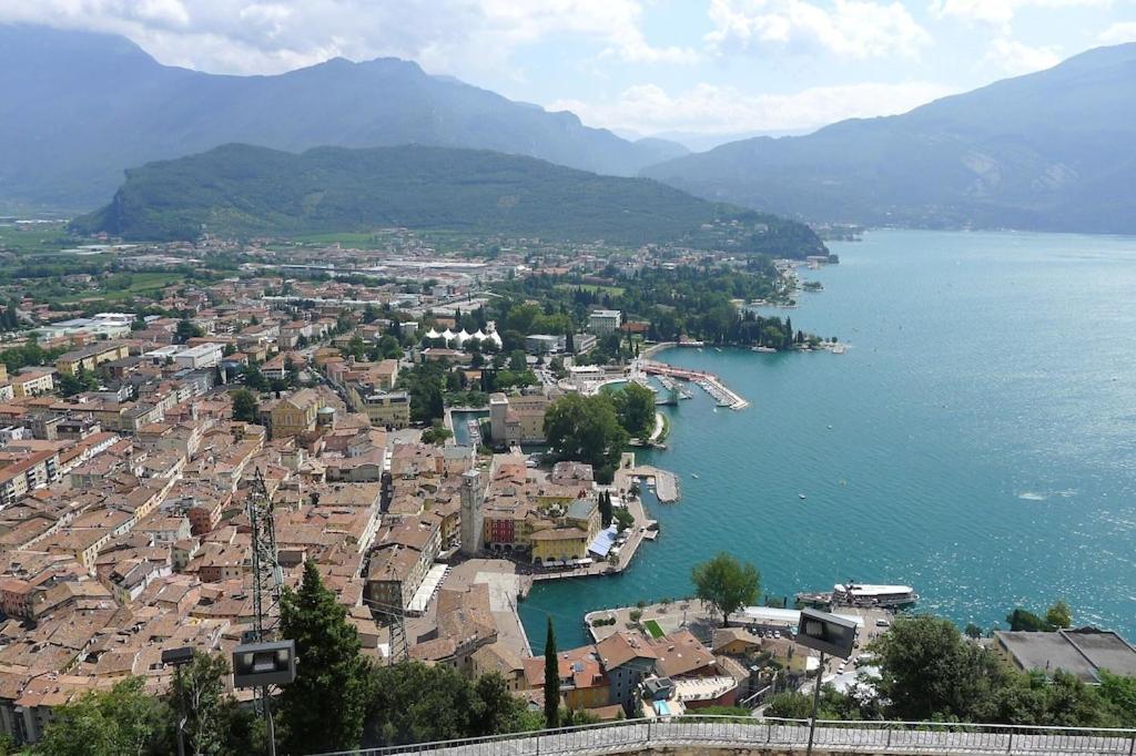 Casa Filippo Large 3 Room Apartment, Close To The Beach, Free Wifi Internet Riva del Garda Extérieur photo